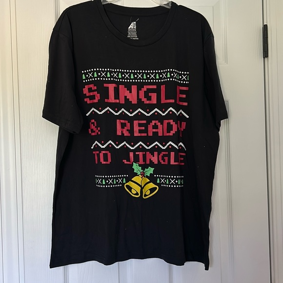 🎄XXL Single & Ready To Jingle T-Shirt🎄 - Picture 1 of 4